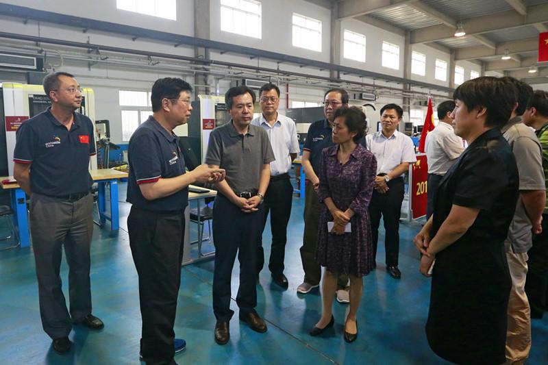 图1 参观世赛集训基地.JPG