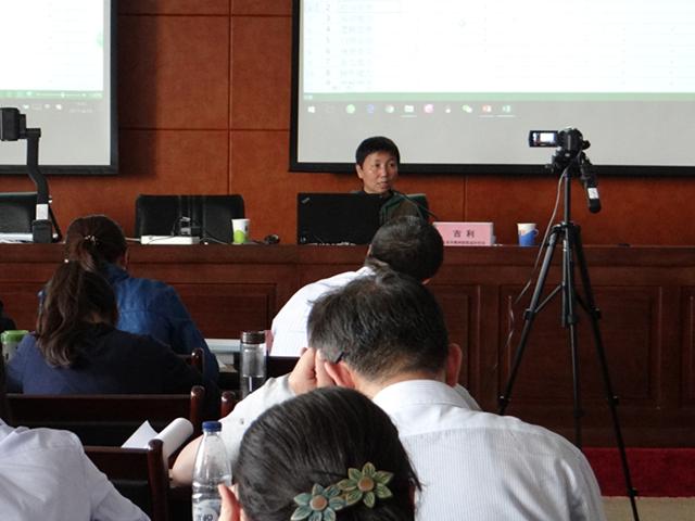 图二吉利所长做培训_副本.jpg
