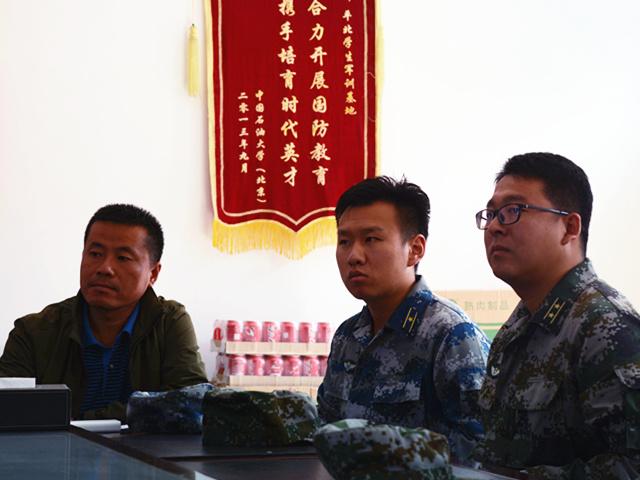 图五 青年教师进行工作汇报_副本.jpg